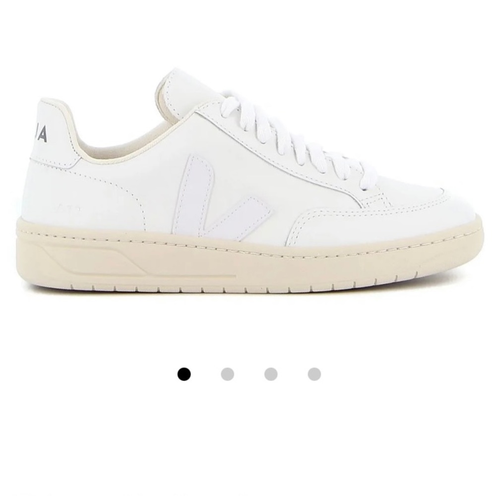Veja V-12 lace up sneaker